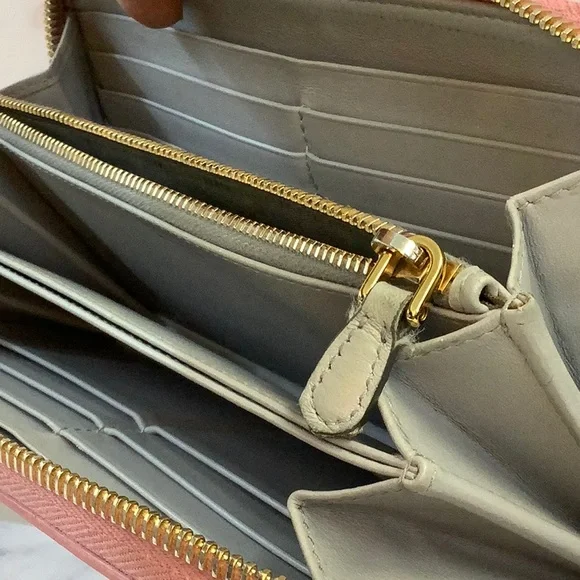 Pre-owned Prada Pink Leather Wallet